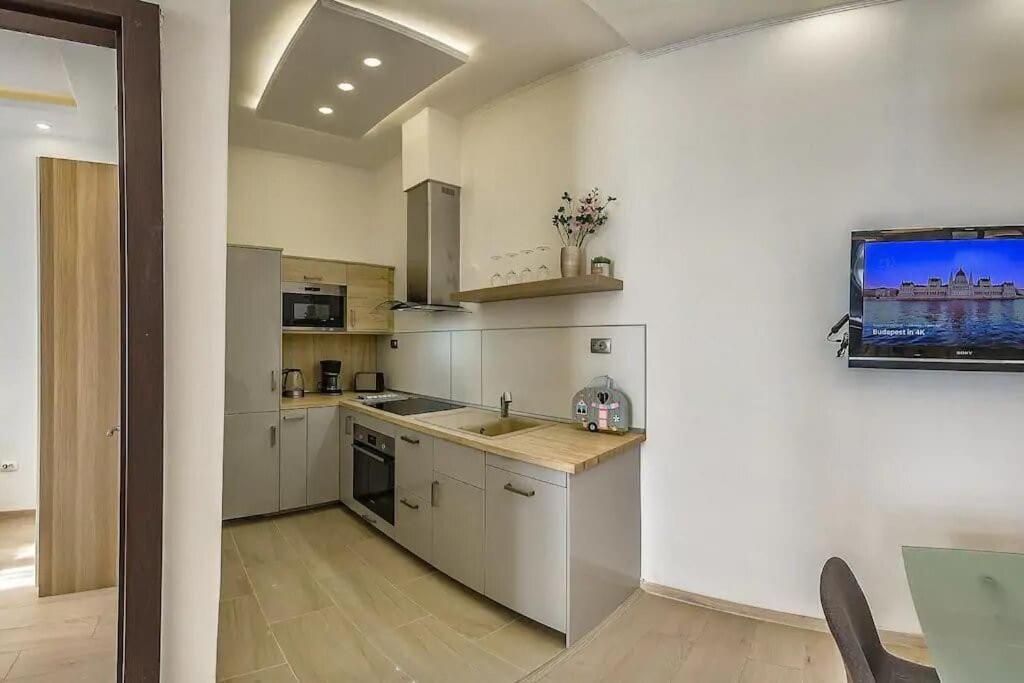 Szechenyi Renovated 2Br At Danube River Будапеща Екстериор снимка